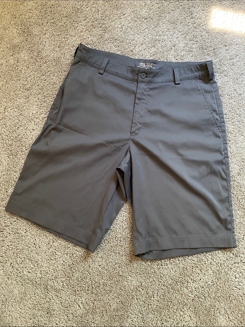 Nike Golf Men's 32 Waist Gray Flat-Front Tour Performance Shorts Dri-Fit